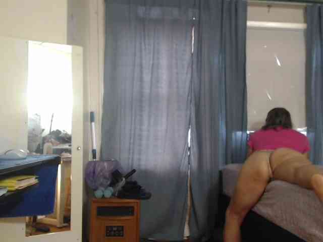 FIXMYASSTOO webcam