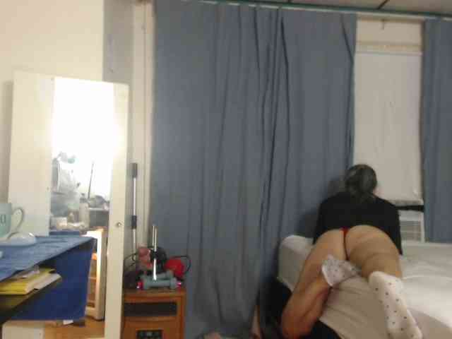 FIXMYASSTOO webcam