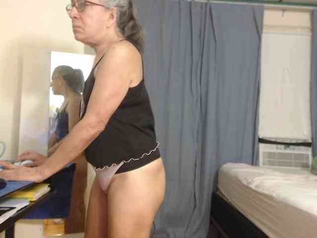 FIXMYASSTOO webcam
