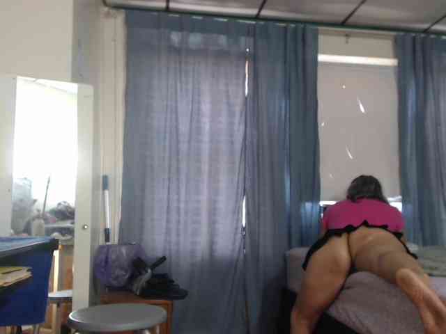 FIXMYASSTOO webcam
