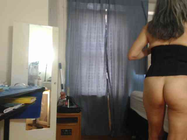 FIXMYASSTOO webcam