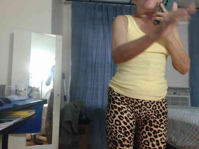 FIXMYASSTOO webcam