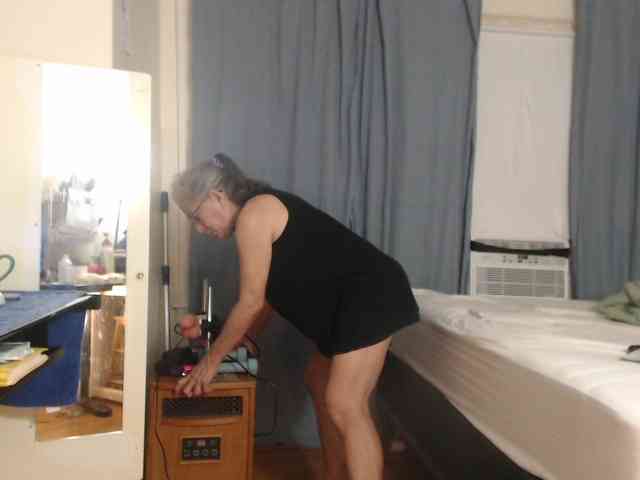 FIXMYASSTOO webcam