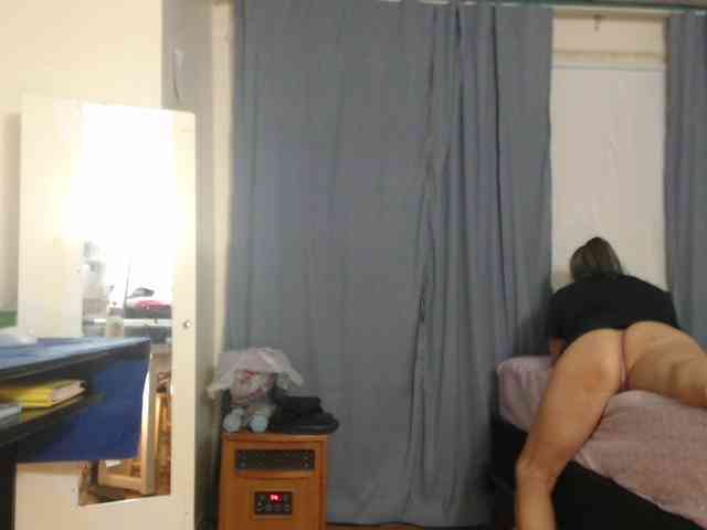 FIXMYASSTOO webcam