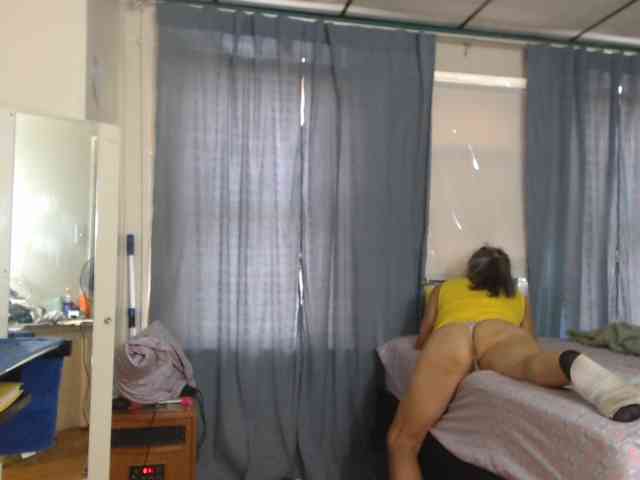 FIXMYASSTOO webcam