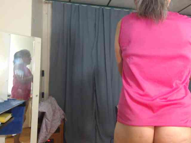 FIXMYASSTOO webcam
