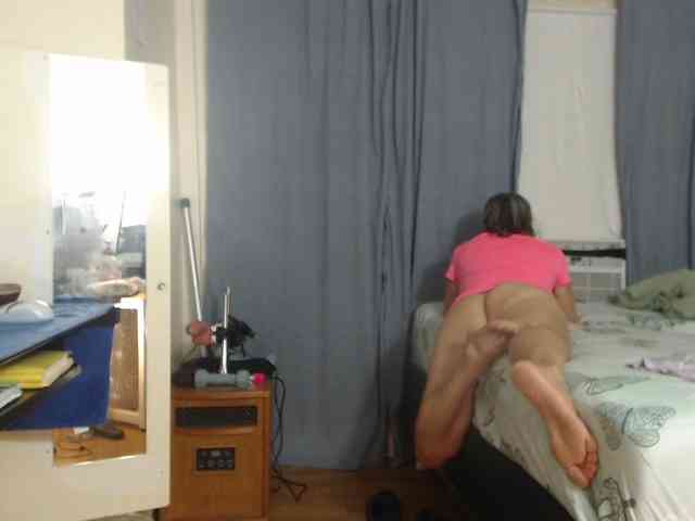 FIXMYASSTOO webcam
