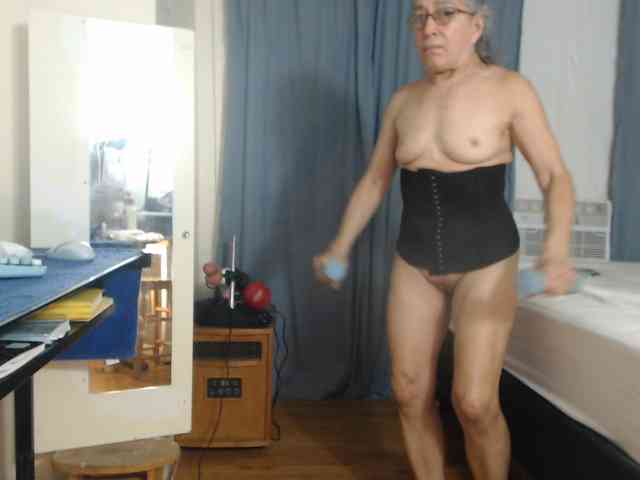 AnalTaxi live female cam on bongacams