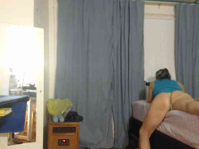 FIXMYASSTOO webcam