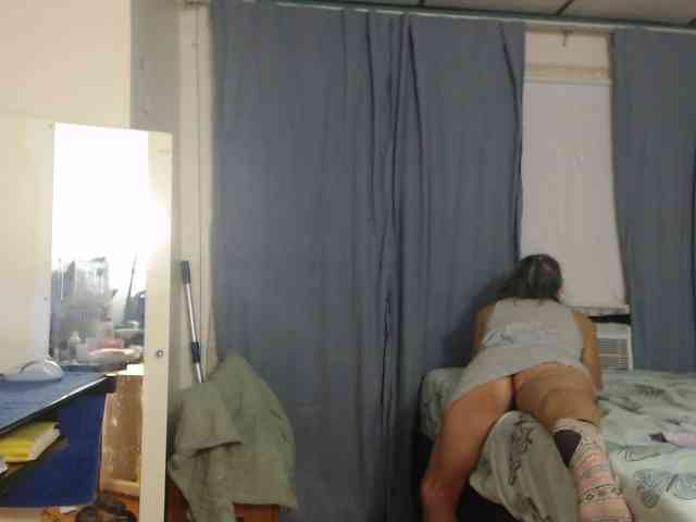 FIXMYASSTOO webcam