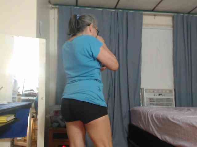 FIXMYASSTOO webcam