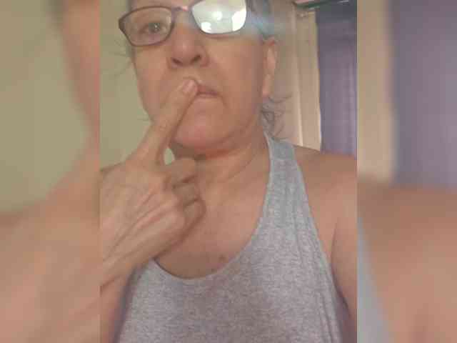 FIXMYASSTOO webcam