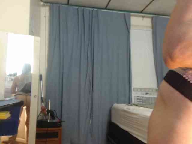 FIXMYASSTOO webcam