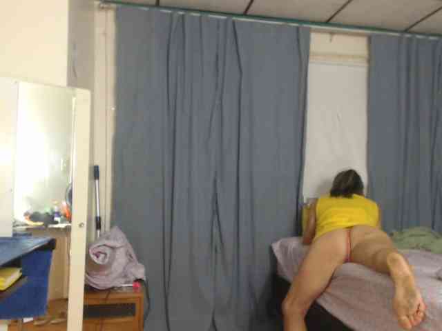 FIXMYASSTOO webcam