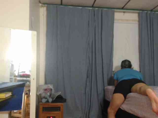 FIXMYASSTOO webcam