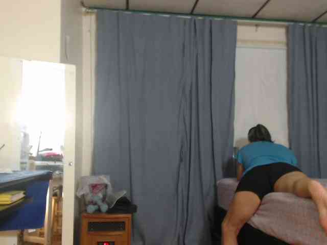 FIXMYASSTOO webcam
