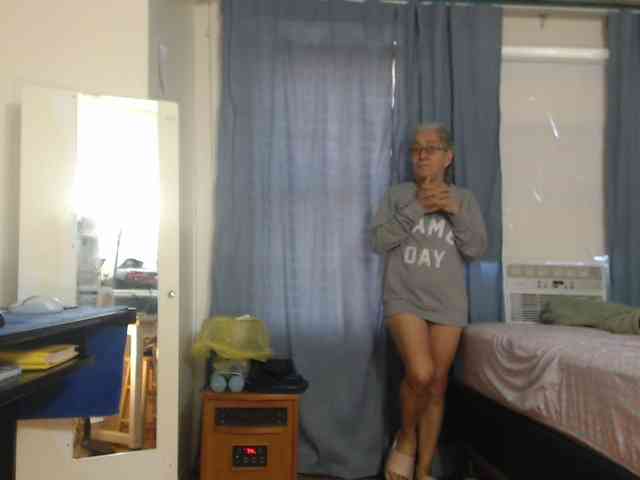FIXMYASSTOO webcam