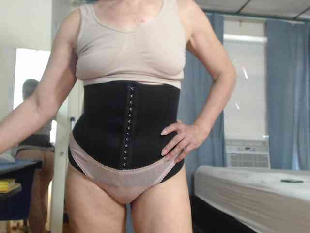 FIXMYASSTOO webcam