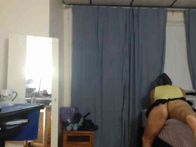 FIXMYASSTOO webcam
