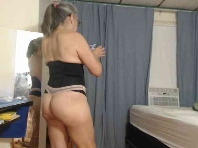 FIXMYASSTOO webcam