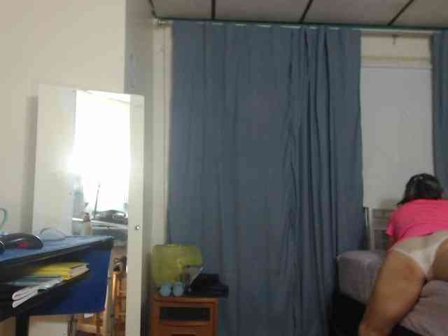 FIXMYASSTOO webcam