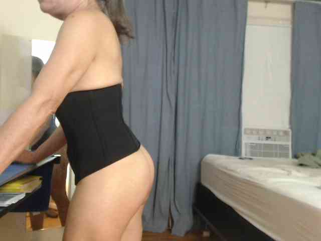 FIXMYASSTOO webcam