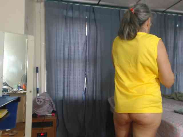 FIXMYASSTOO webcam