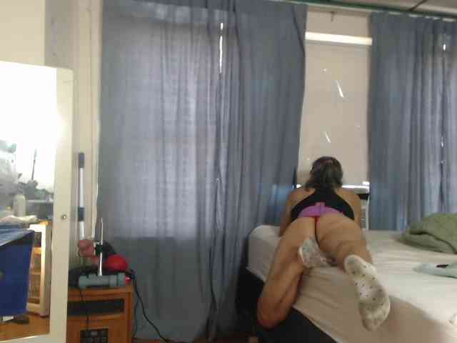FIXMYASSTOO webcam