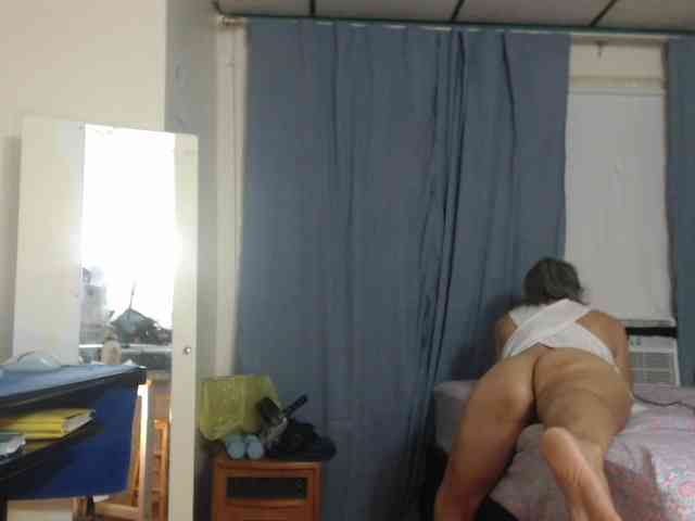FIXMYASSTOO webcam