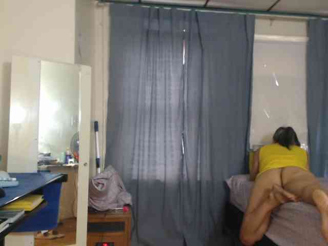 FIXMYASSTOO webcam