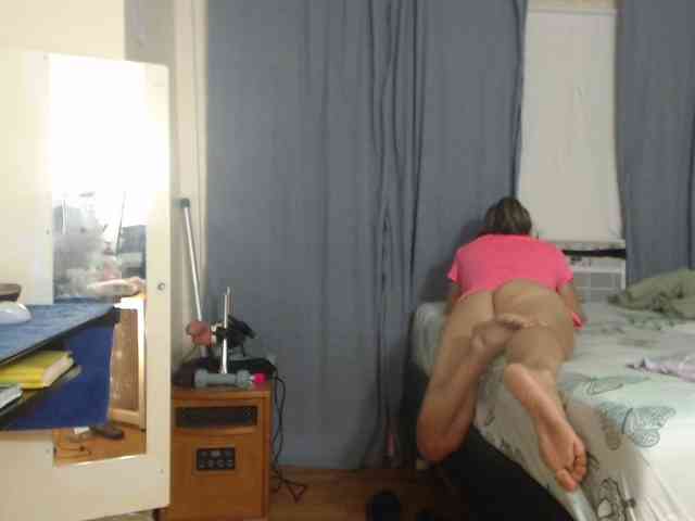 FIXMYASSTOO webcam