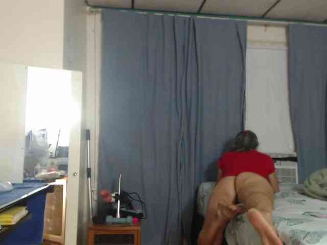 FIXMYASSTOO webcam
