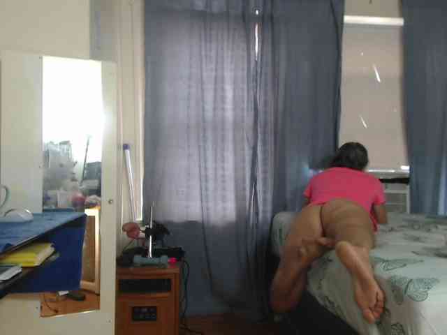 FIXMYASSTOO webcam