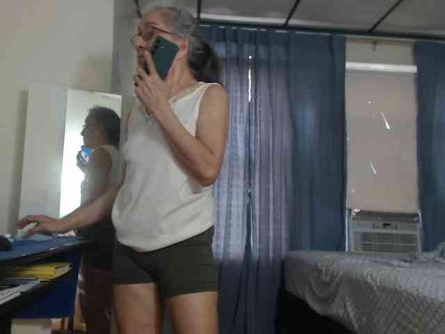 FIXMYASSTOO webcam