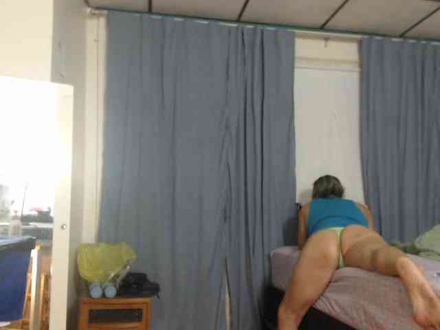 FIXMYASSTOO webcam