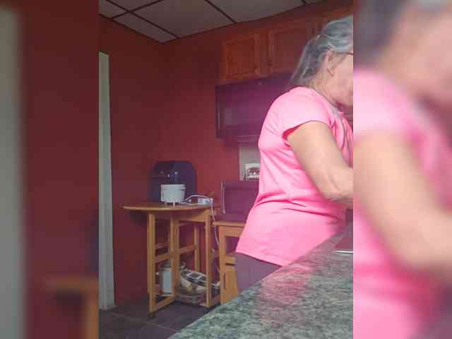 FIXMYASSTOO webcam