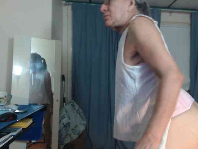 FIXMYASSTOO webcam