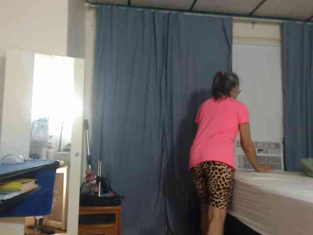 FIXMYASSTOO webcam