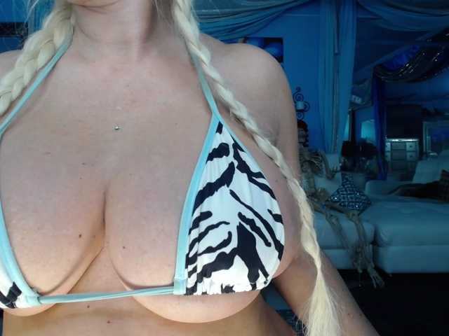 adrianna_fox