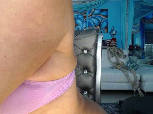 adrianna_fox live cam on BongaCams