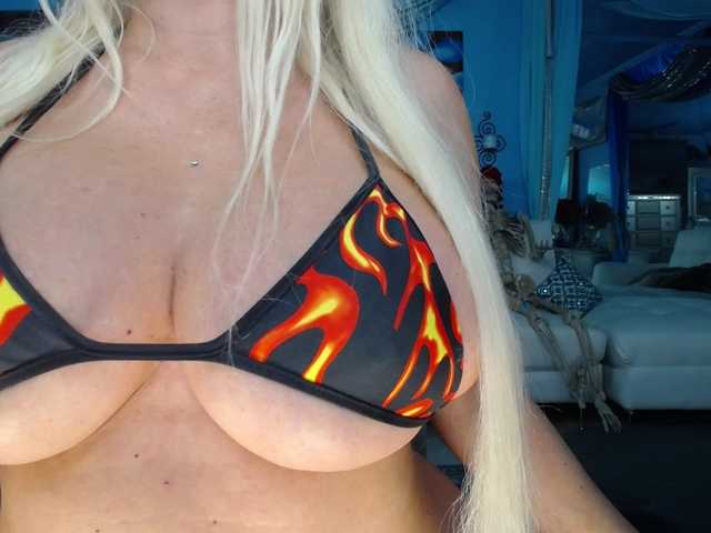 adrianna_fox