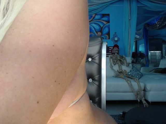 adrianna_fox