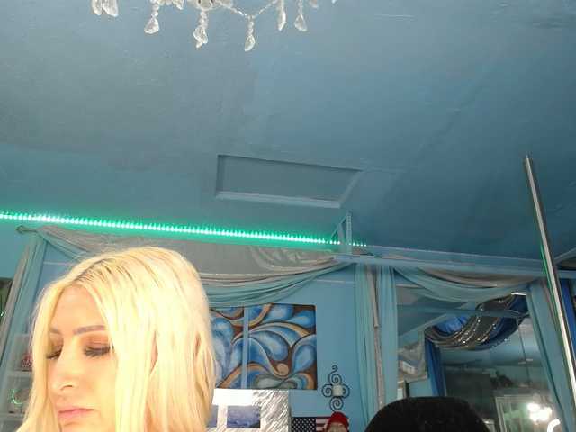 adrianna_fox live cam on BongaCams