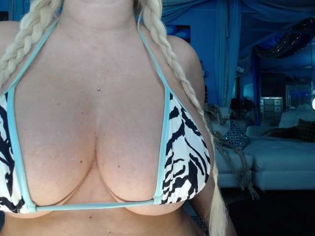 adrianna_fox
