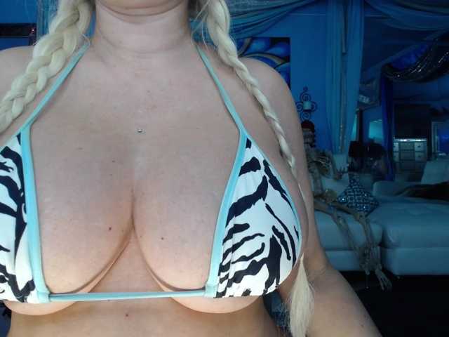 adrianna_fox