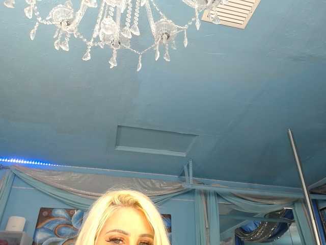 adrianna_fox live cam on BongaCams
