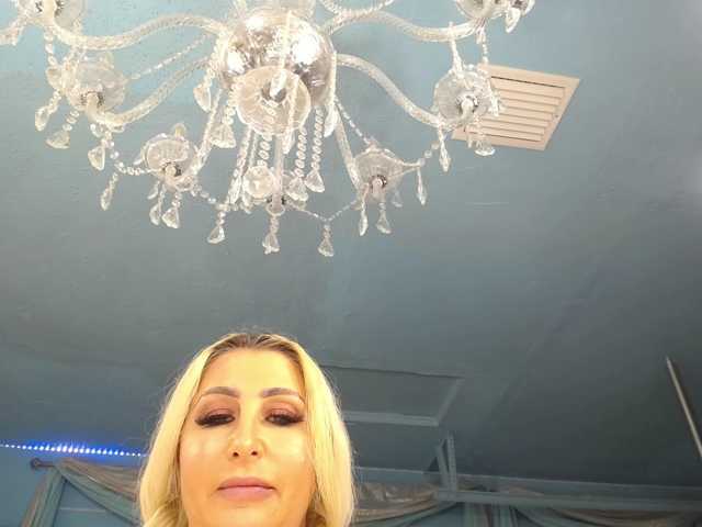 adrianna_fox live cam on BongaCams