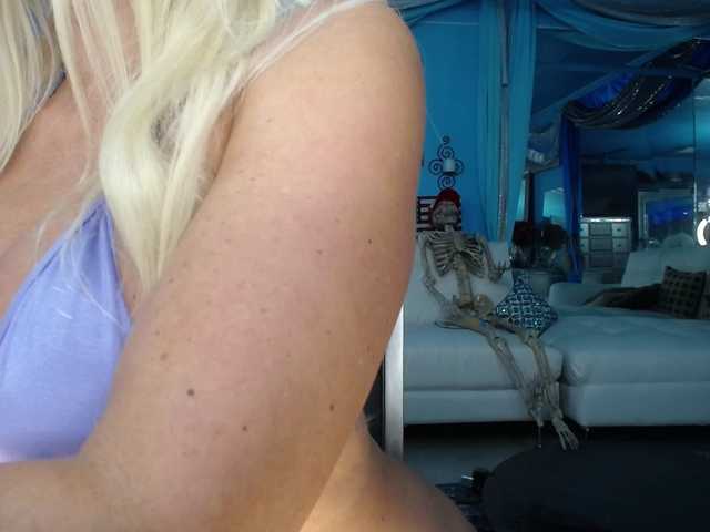 adrianna_fox