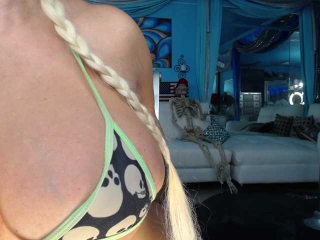 adrianna_fox