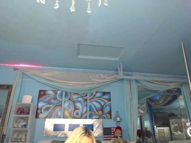 adrianna_fox live cam